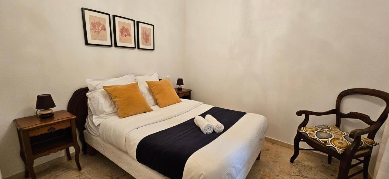 Bel & Ancien Appartement T3 Renove Dans Sartene Exterior foto