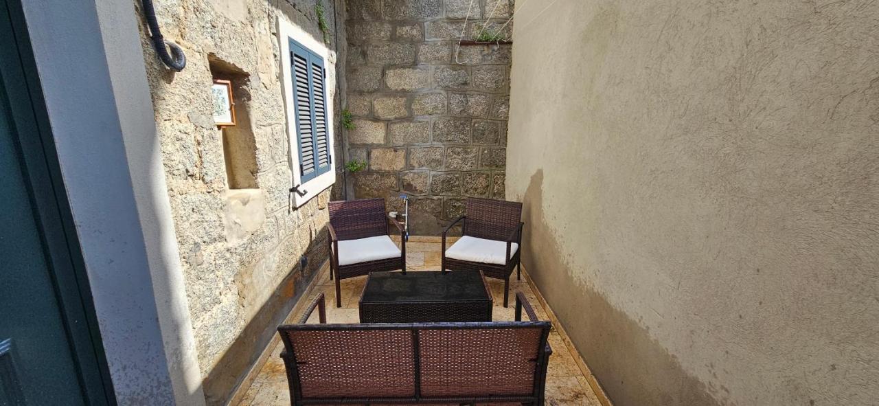 Bel & Ancien Appartement T3 Renove Dans Sartene Exterior foto